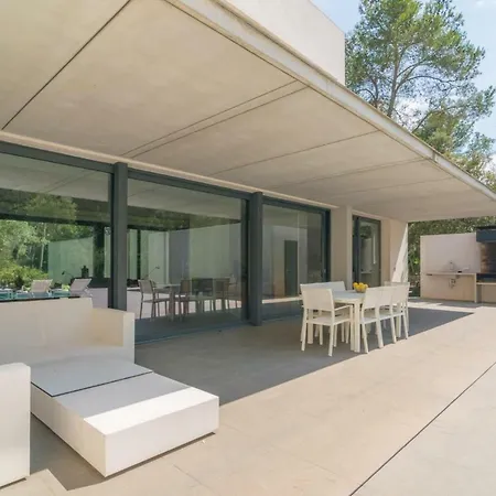 Alzina Villa *
